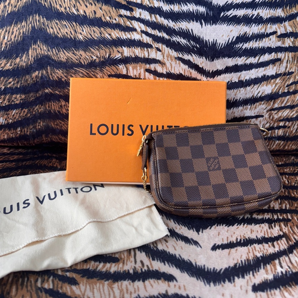 Louis Vuitton Mini Pochette Accessoires in Damier Ebene with Box &Dust Bag